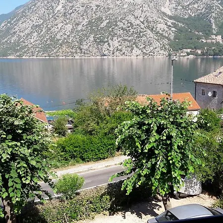 Apartment Valentina Котор Экстерьер фото