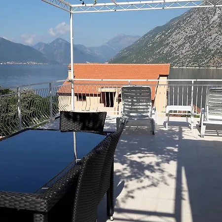 Apartment Valentina Котор Экстерьер фото